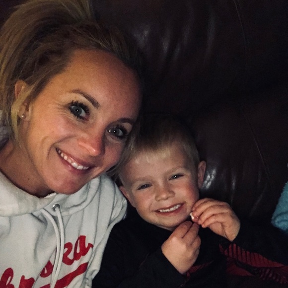 Meet your Posher, Ash - Picture 1 of 1